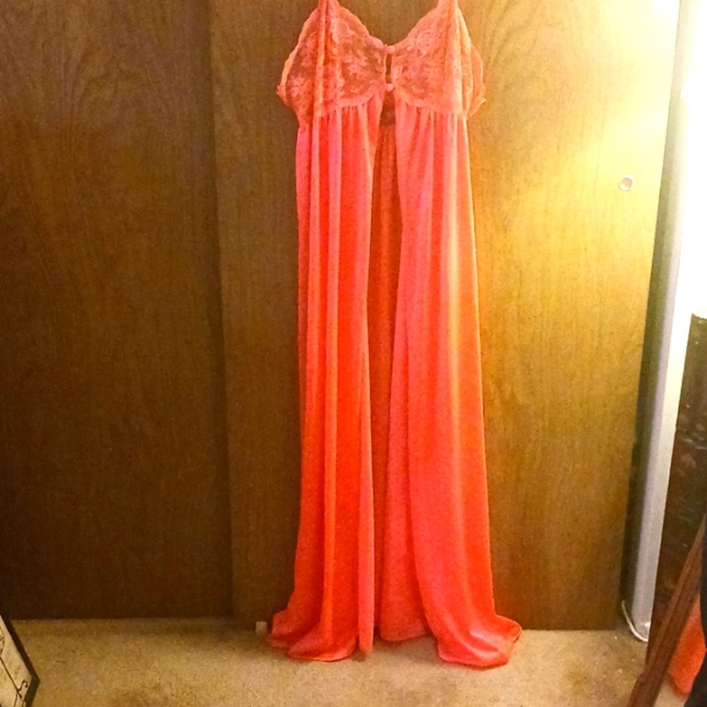 VINTAGE ELISE STEVENS NIGHTGOWN,  100% NYLON, LARGE, VALENTINES DAY